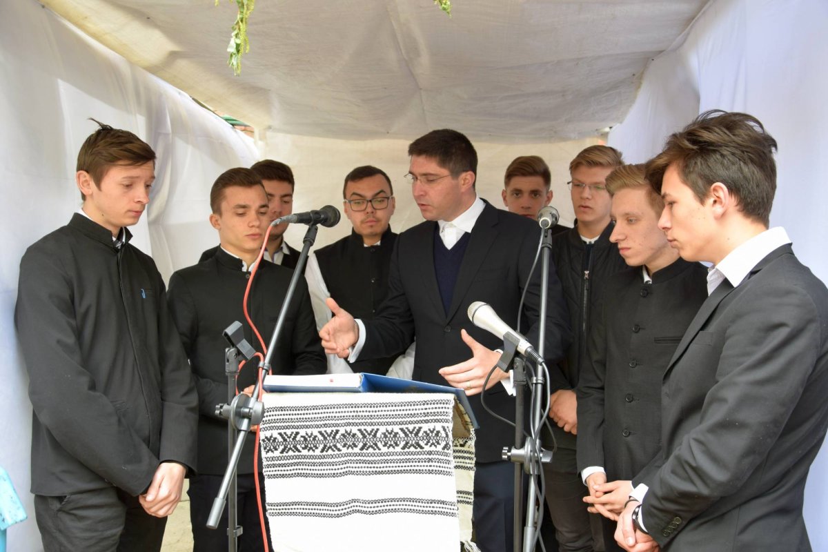 IPS Mitropolit Teofan, prezent la hramul municipiului Botoşani 61193