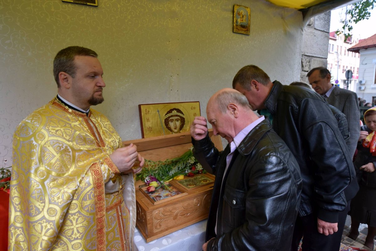IPS Mitropolit Teofan, prezent la hramul municipiului Botoşani 61196