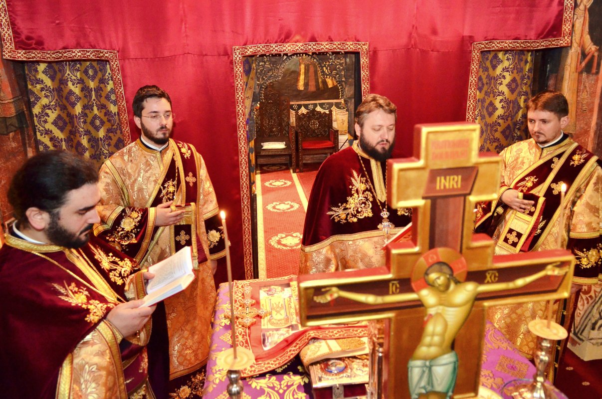 Paraclisul istoric din Reşedinţa Patriarhală şi-a serbat hramul 61254