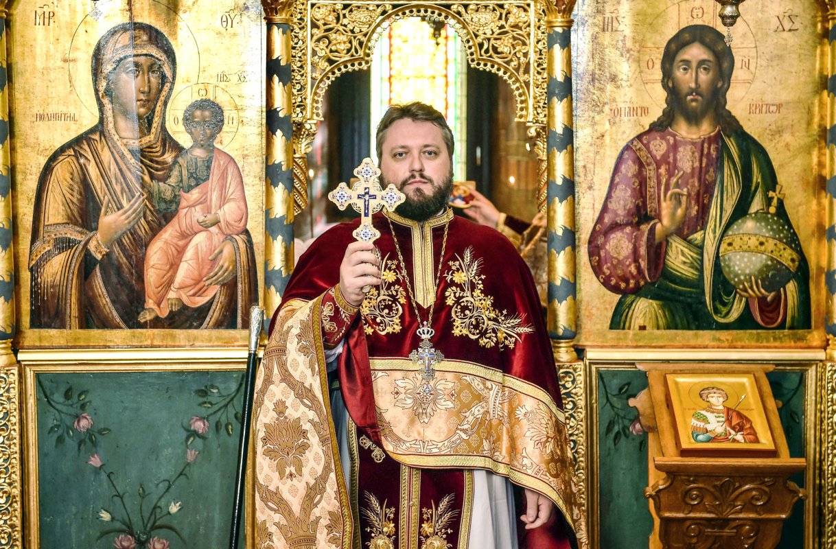 Paraclisul istoric din Reşedinţa Patriarhală şi-a serbat hramul 61255