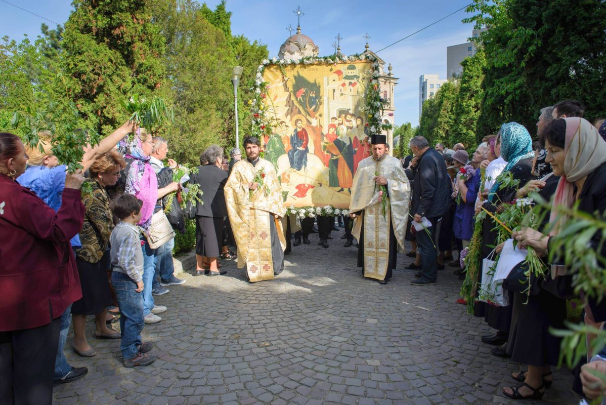 Procesiune binecuvântată, în ajun de Florii la Iaşi 61190