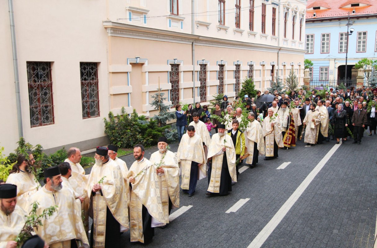 Procesiuni de Florii, la Sibiu şi Bistriţa 61214