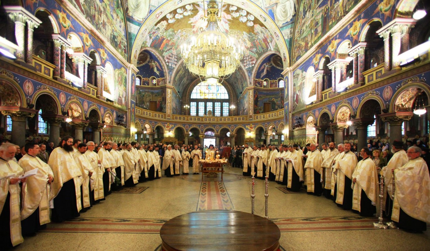 Procesiuni de Florii, la Sibiu şi Bistriţa 61216