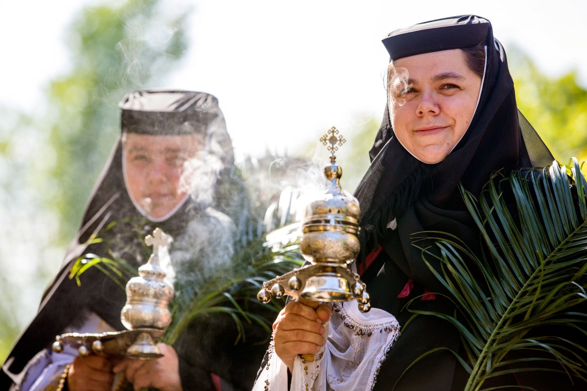 Rugăciune adusă lui Dumnezeu cu stâlpări și ramuri verzi 61232