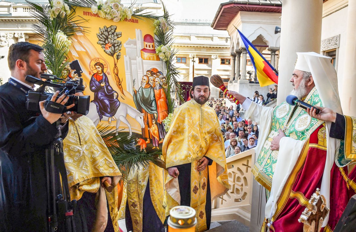 Rugăciune adusă lui Dumnezeu cu stâlpări și ramuri verzi 61235