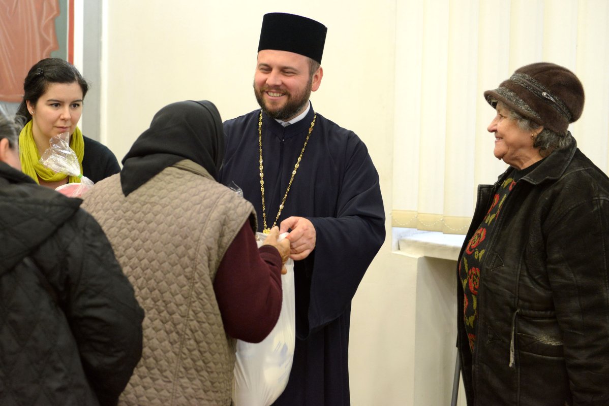 Daruri pentru masa de Paști la 200 de persoane nevoiașe 61176