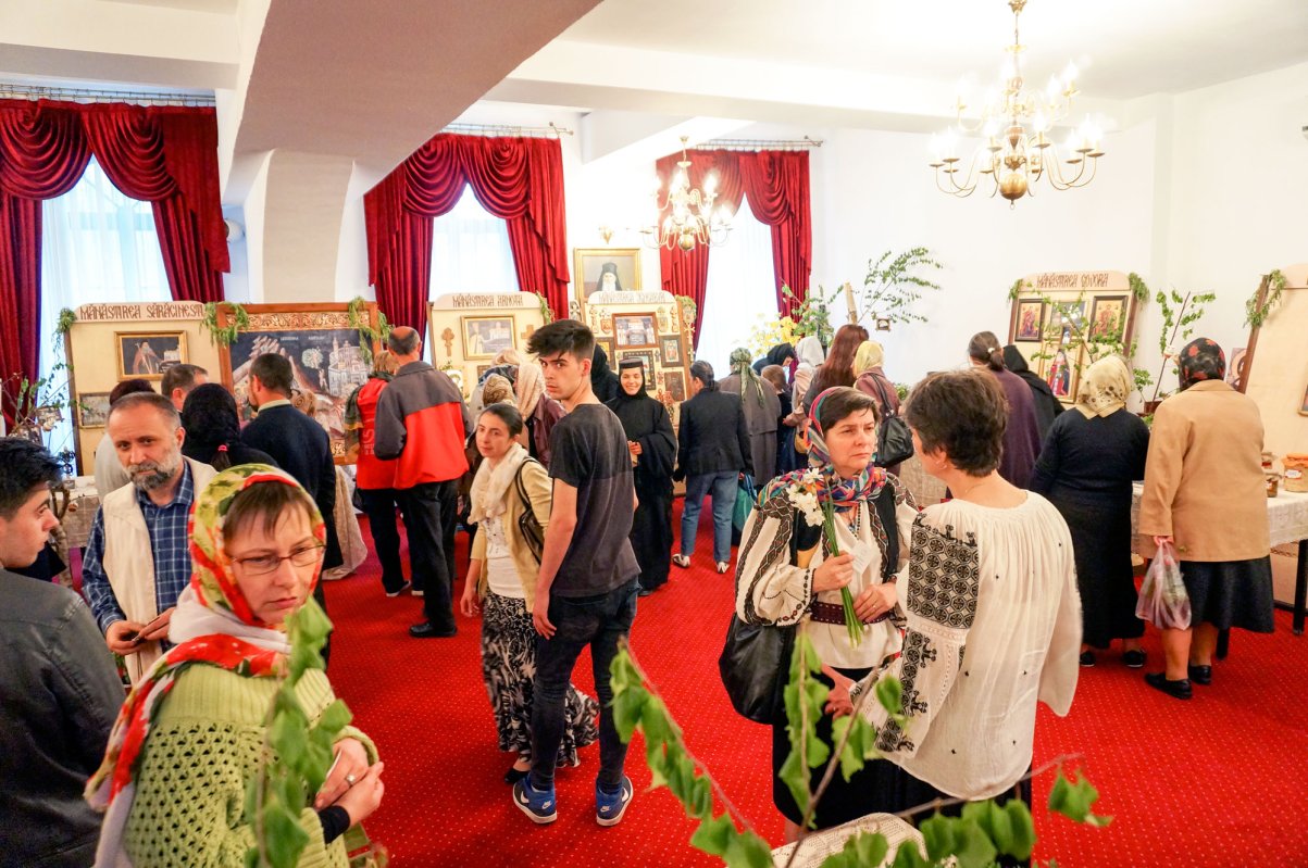 Târg-expoziţie cu rucodelii la Râmnicu Vâlcea 61165