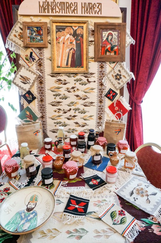 Târg-expoziţie cu rucodelii la Râmnicu Vâlcea 61166