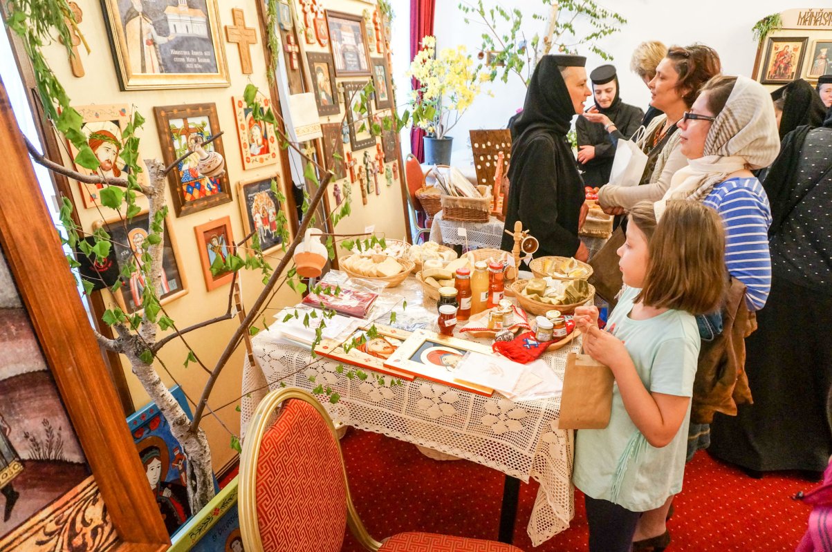 Târg-expoziţie cu rucodelii la Râmnicu Vâlcea 61168