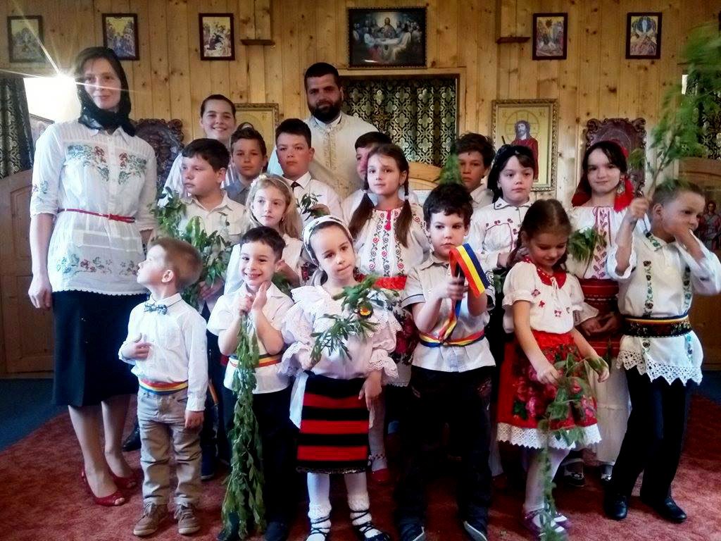 Activităţi cu copiii în parohii bihorene 60964