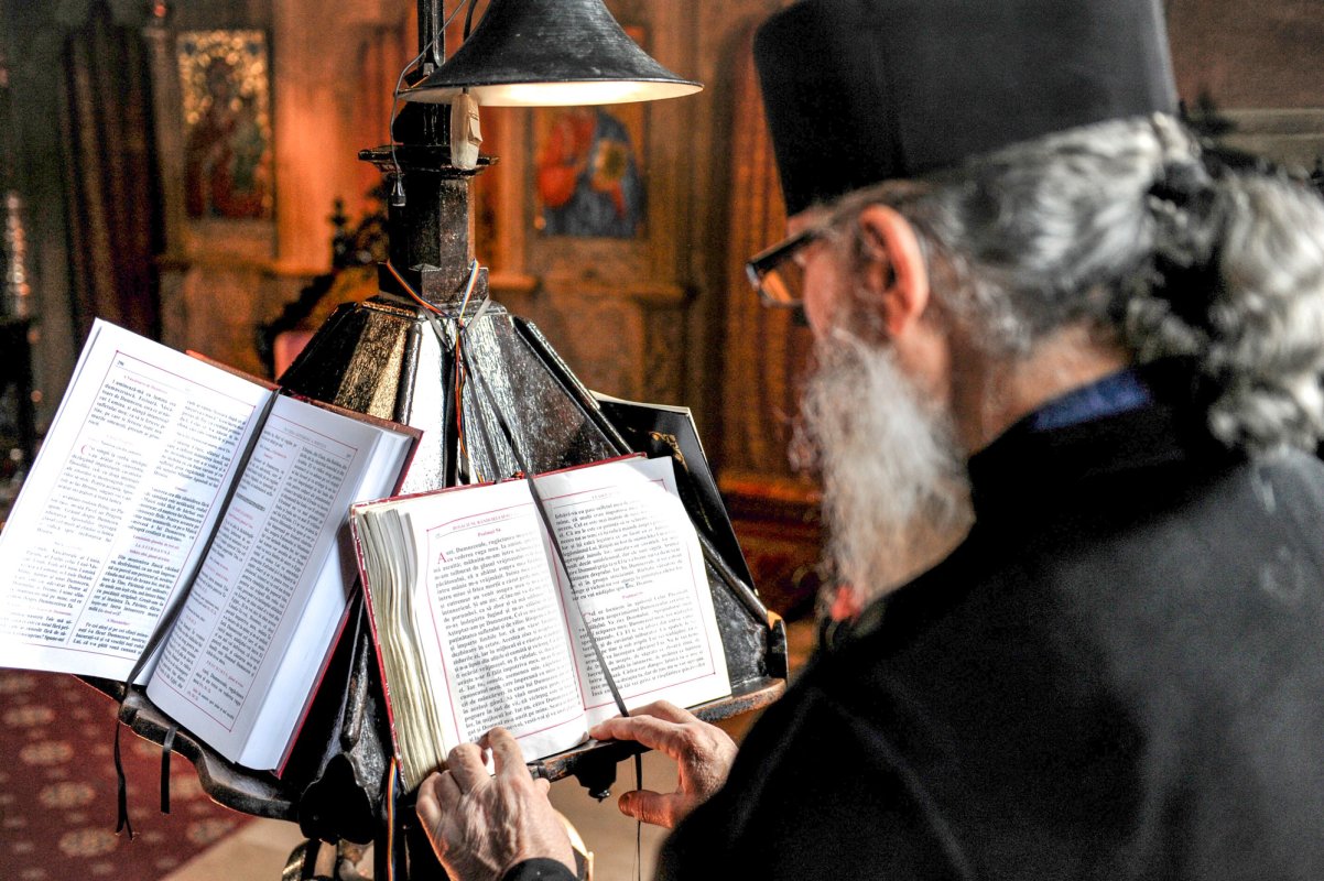 Ceasuri de îndelungă rugăciune către Înviere 61006