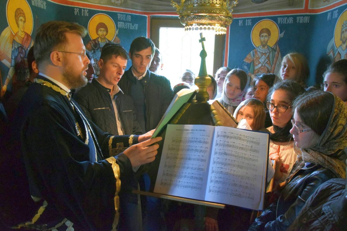 Denia din Miercurea Mare în Parohia „Sfinţii Voievozi“ din Podolenii de Sus 60948