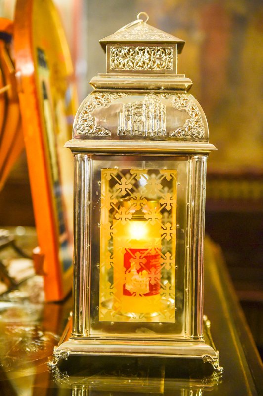 Lumina Sfântă de la Ierusalim va fi adusă în România de Sfintele Paști 60982