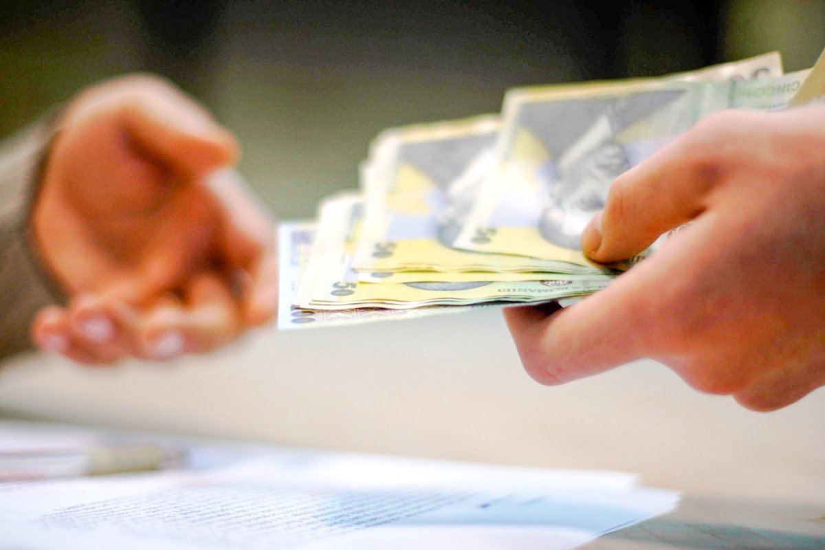 Scade preţul gazelor şi creşte salariul minim 61010