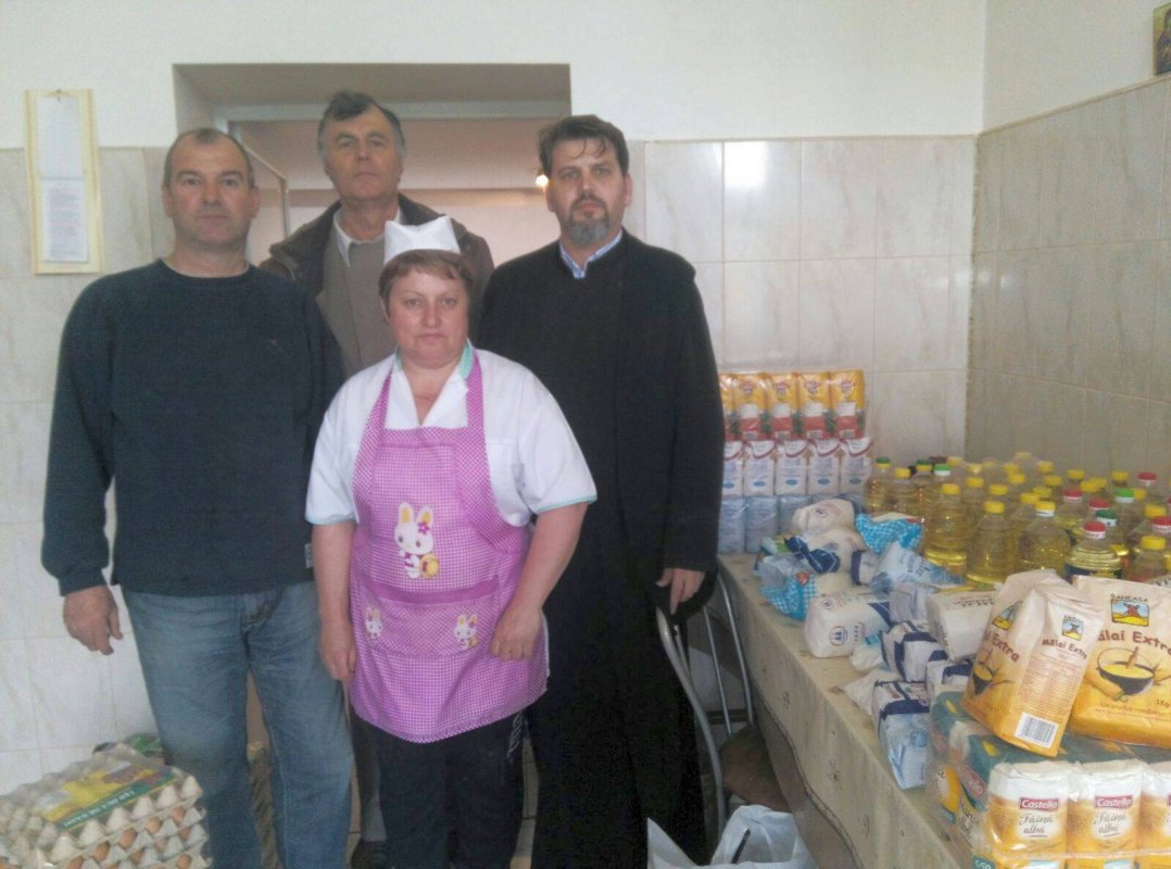 Sprijin pentru copiii şi bătrânii de la Hârja 60901