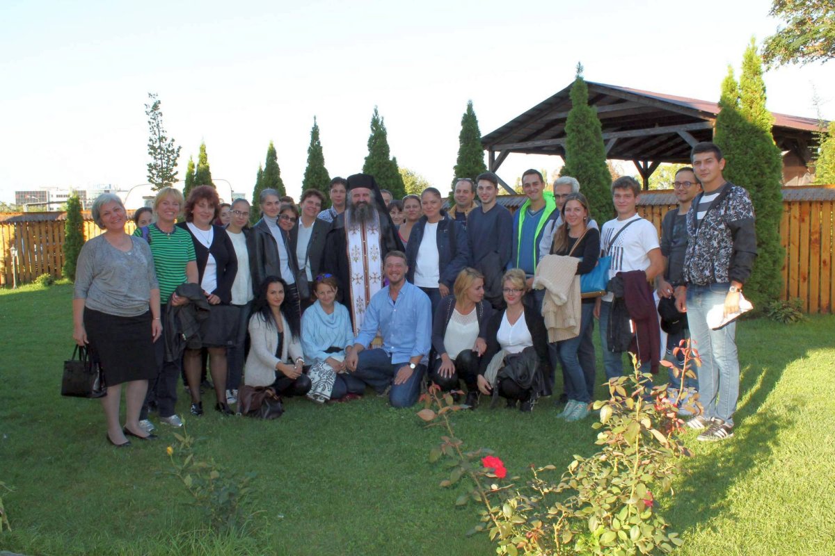 Misionarii bunăvoinţei de la Paraclisul Catedralei Mântuirii Neamului 61023