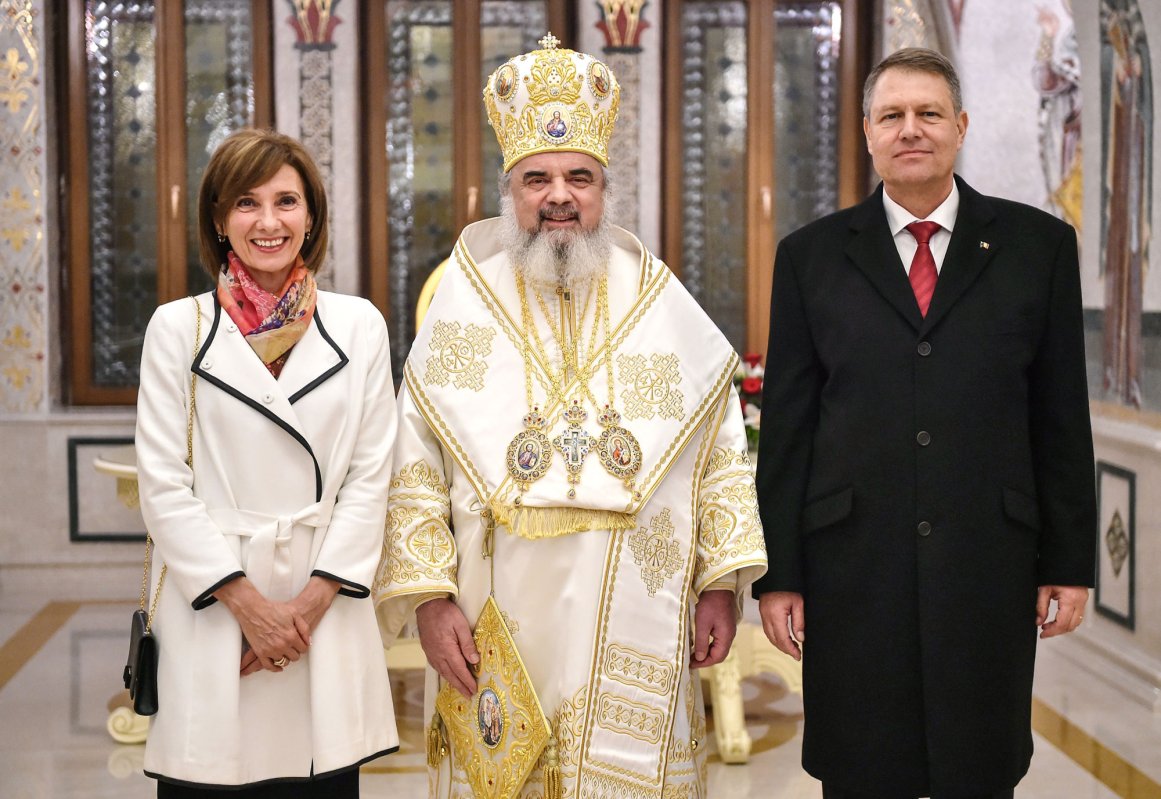 „Iubirea răstignită se arată biruitoare prin Înviere” 60860