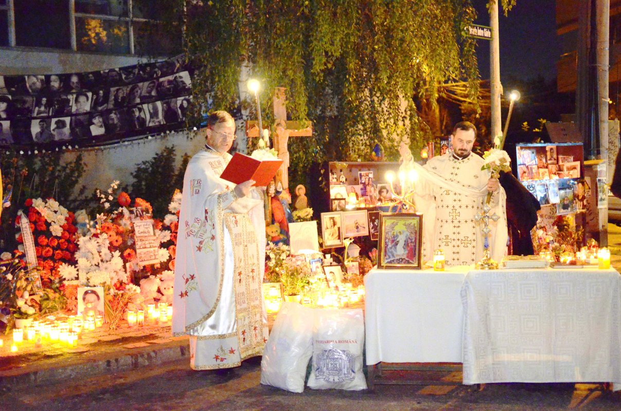 Lumina Învierii, mângâiere pentru rudele și prietenii victimelor din Colectiv 60895