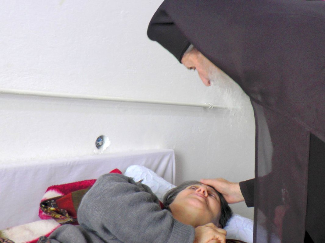  „Îl simţim pe Dumnezeu şi ne apropiem de El când îi ajutăm pe cei săraci şi bolnavi“ 60761