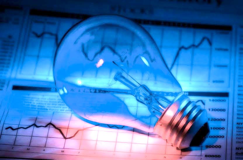 Consumatorii casnici pot schimba furnizorul de energie şi gaze gratuit 60760