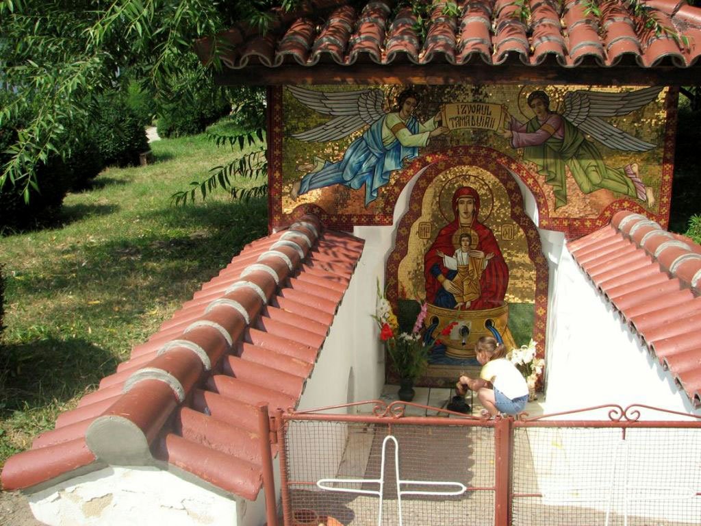 Sfinţirea apei de Izvorul Tămăduirii 60745