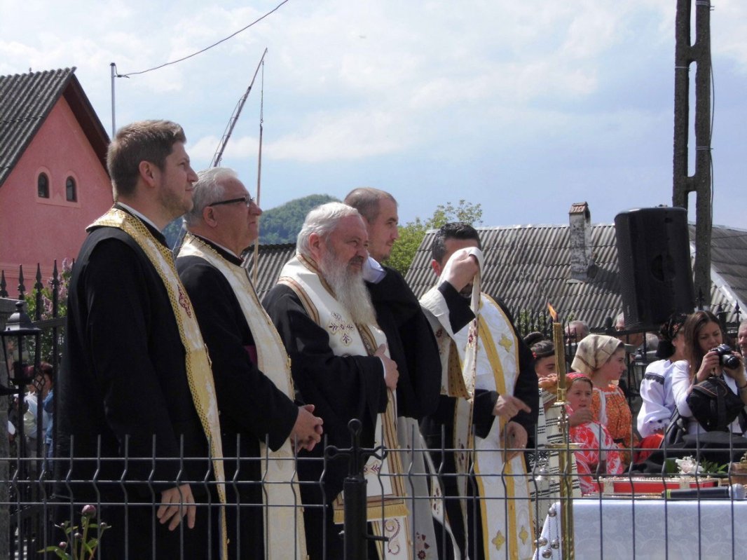 Dezvelirea şi sfinţirea monumentului eroilor la Nimigea de Sus, Protopopiatul Năsăud 60640