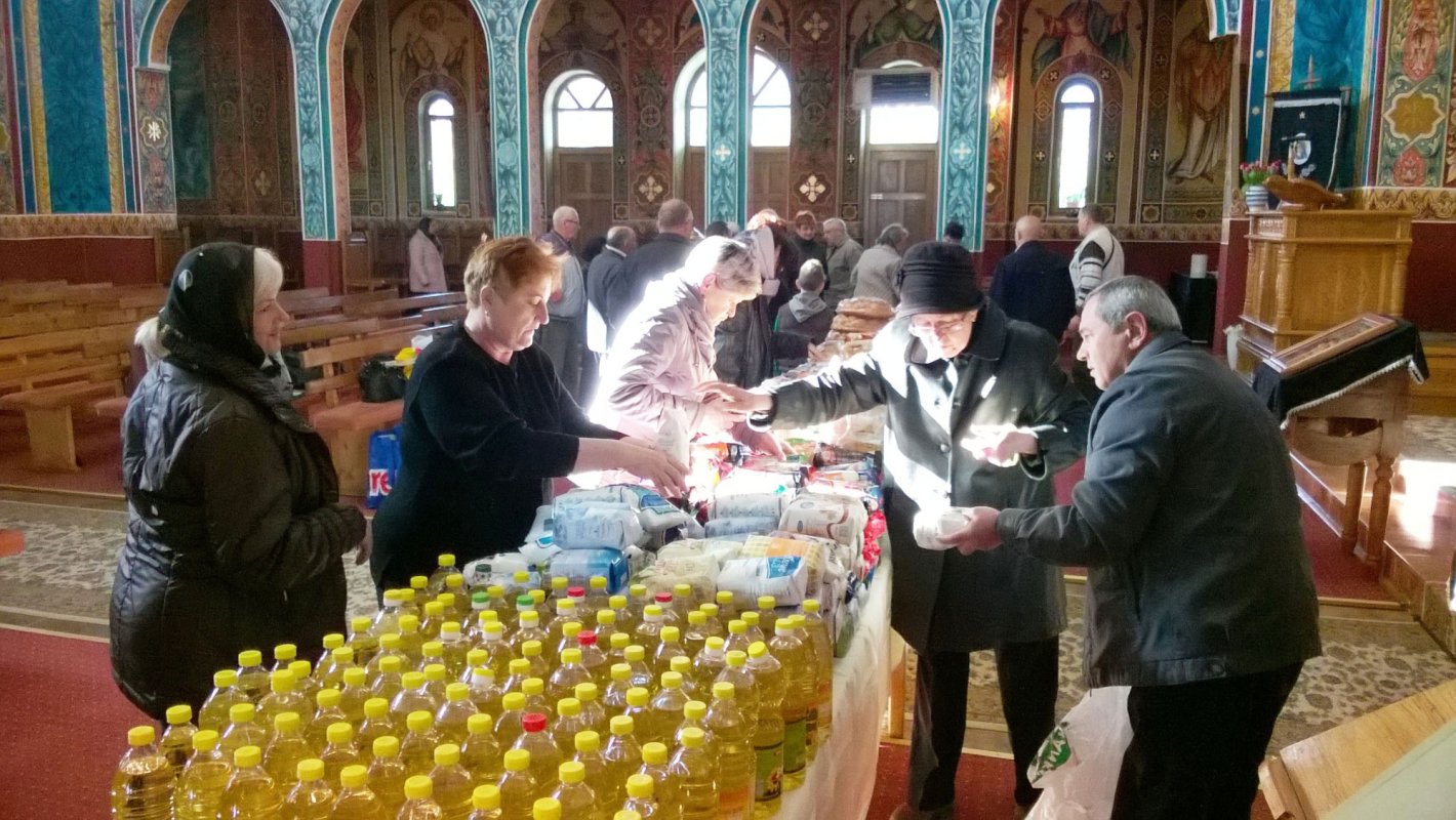 Sprijin pentru nevoiaşi la parohia băimăreană „Naşterea Domnului” 60632