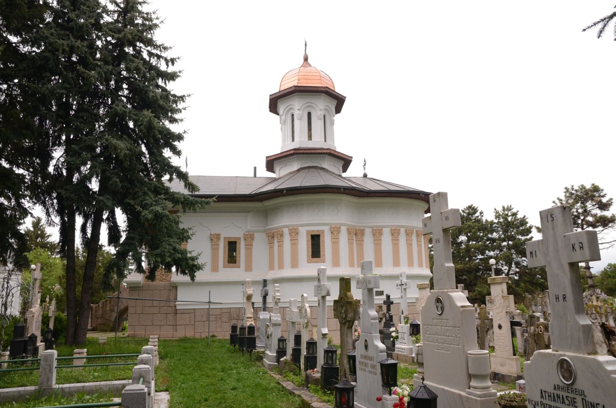 Chipuri luminoase înveșnicite în ostrovul cernican 60581