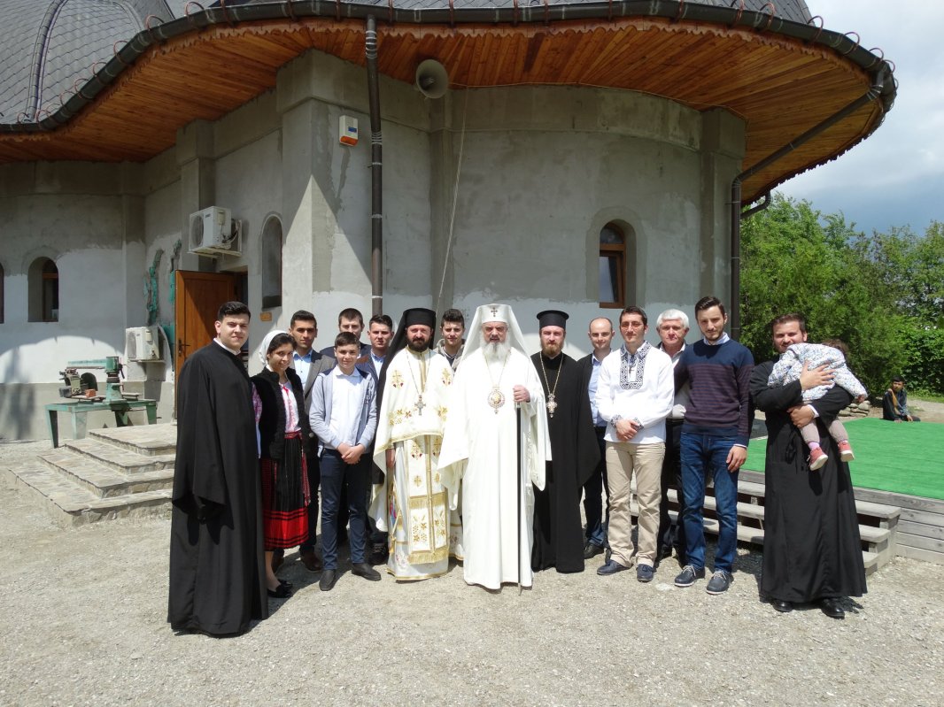 Cine crede în Dumnezeu s-a hotărât să trăiască veşnic 60589