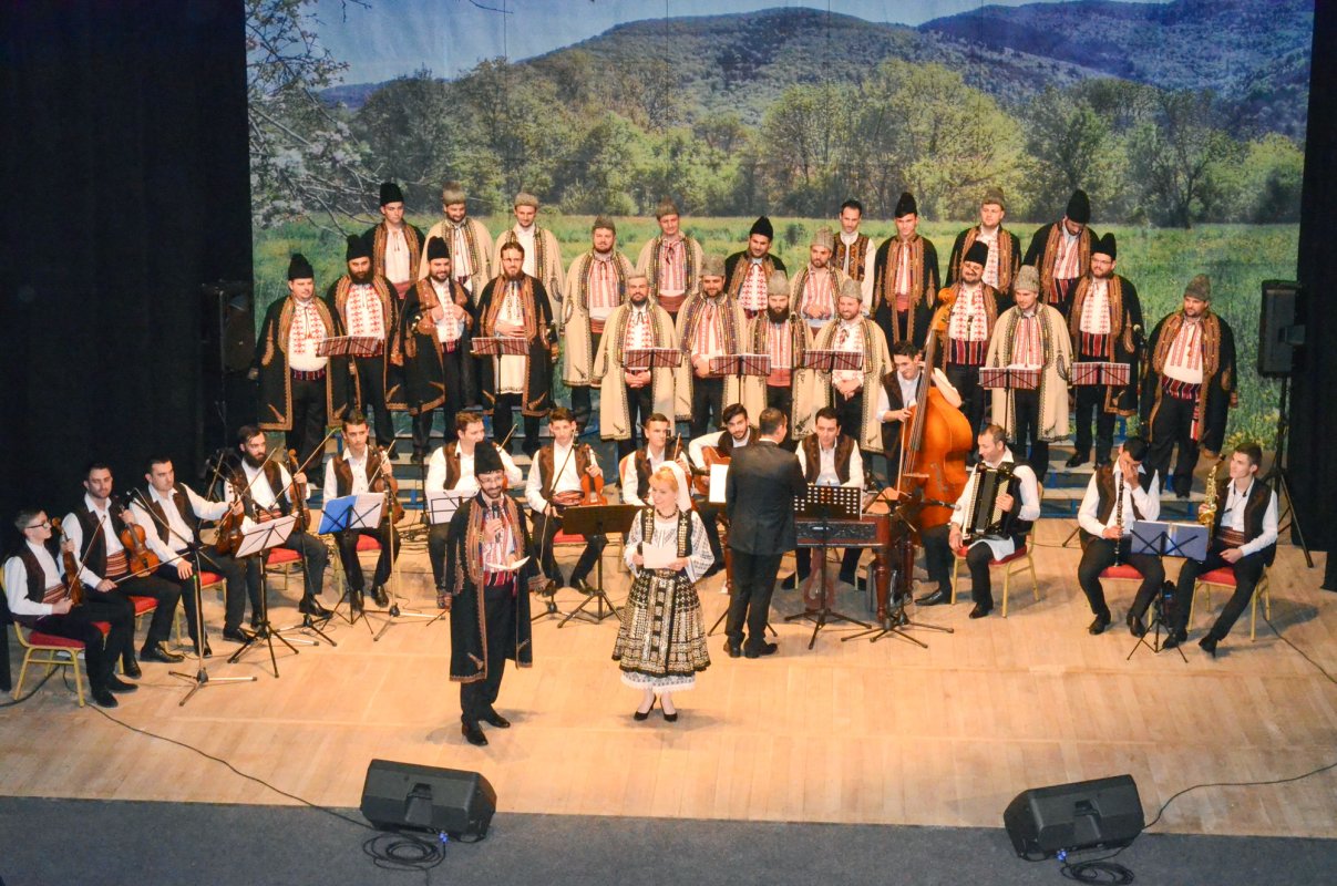 Spectacol folcloric susţinut în premieră de Corul „Kinonia” 60569