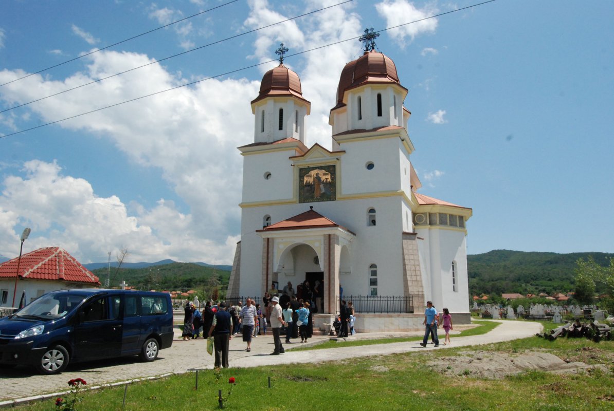 Binecuvântări arhiereşti la Prisaca şi Sadu 60491