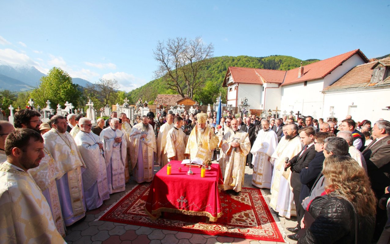 Slujiri arhiereşti în Duminica Sfântului Apostol Toma 60476