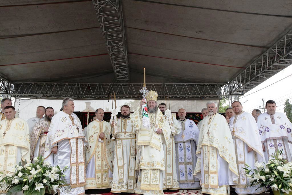 Slujiri arhiereşti în Duminica Sfântului Apostol Toma 60482