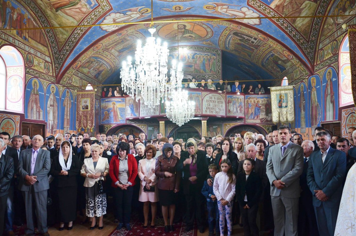 Slujiri arhiereşti în Duminica Sfântului Apostol Toma 60484