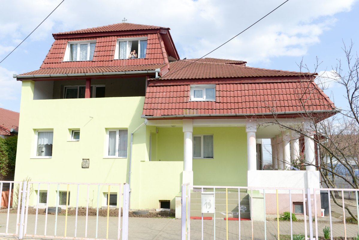 Familie și casă pentru 13 copii 60433