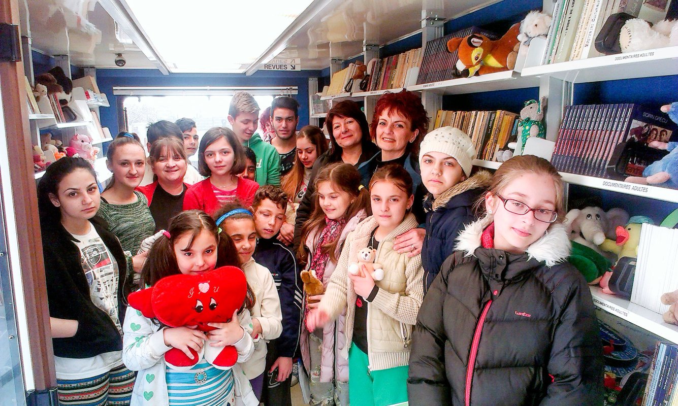 Familie și casă pentru 13 copii 60434