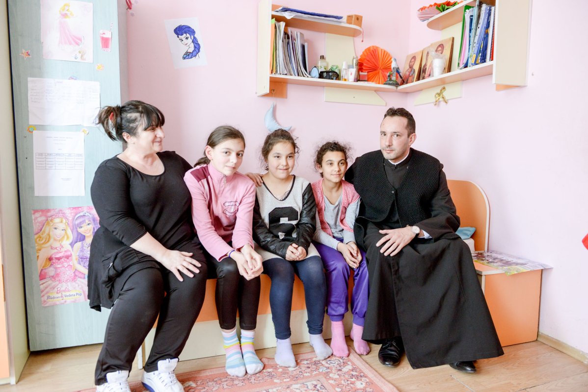 Familie și casă pentru 13 copii 60436