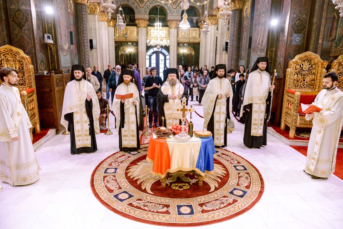 Parastas pentru regii Carol I şi Ferdinand 60448