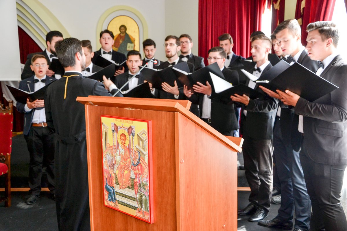 Simpozionul internațional „Slujire și educație” 60426