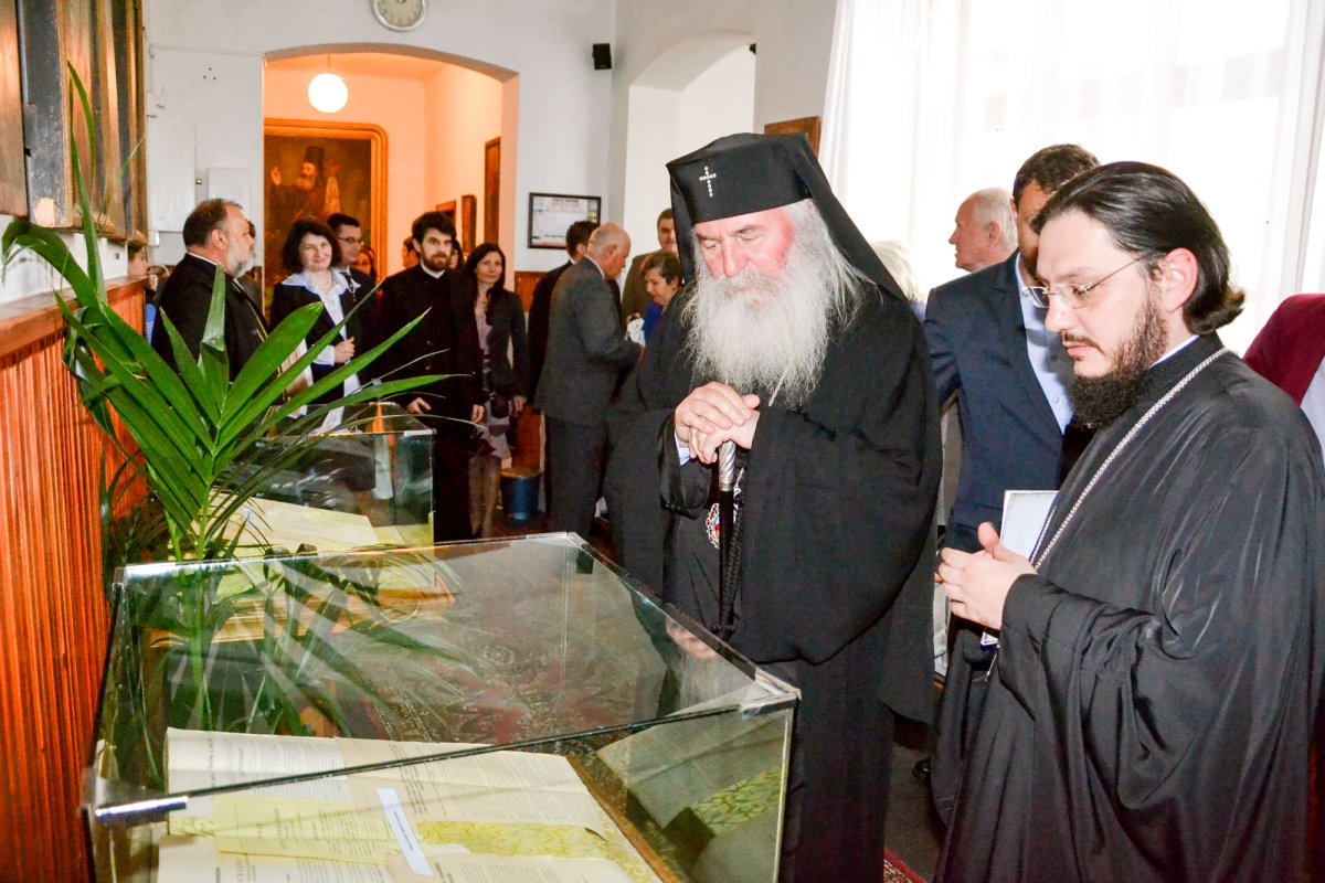 Simpozionul internațional „Slujire și educație” 60428