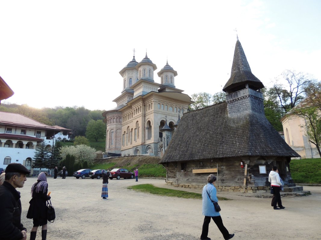 Pelerini clujeni la mănăstirile din Ţara Lăpuşului 60279