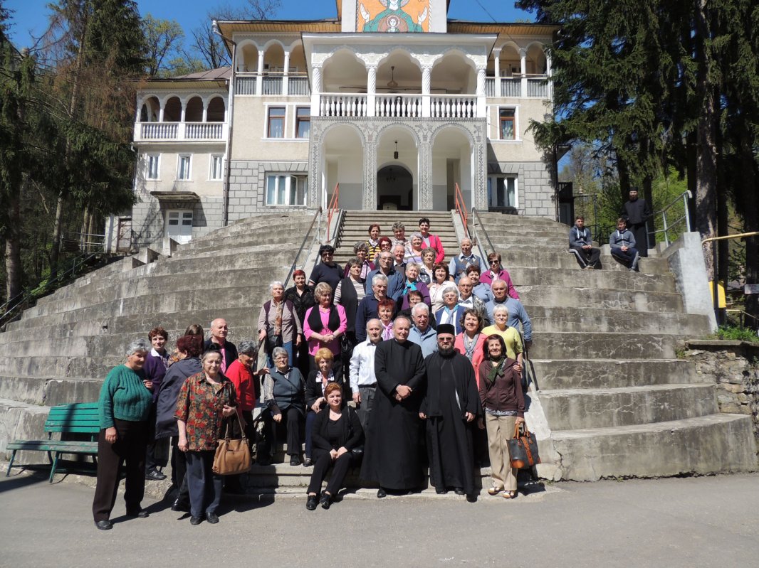 Pelerini clujeni la mănăstirile din Ţara Lăpuşului 60282