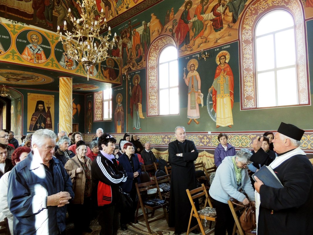 Pelerini clujeni la mănăstirile din Ţara Lăpuşului 60284