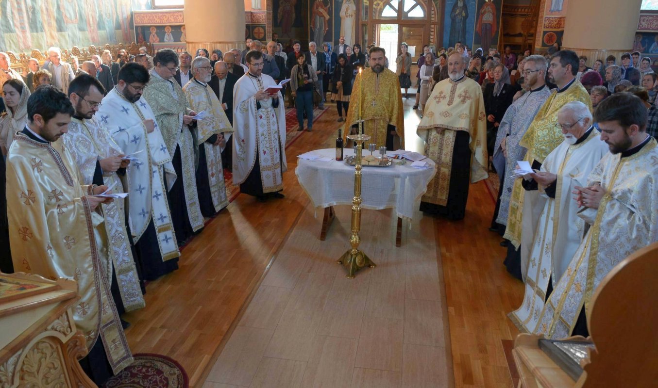 „Să avem tăria de a mărturisi credinţa în Dumnezeu“ 60271