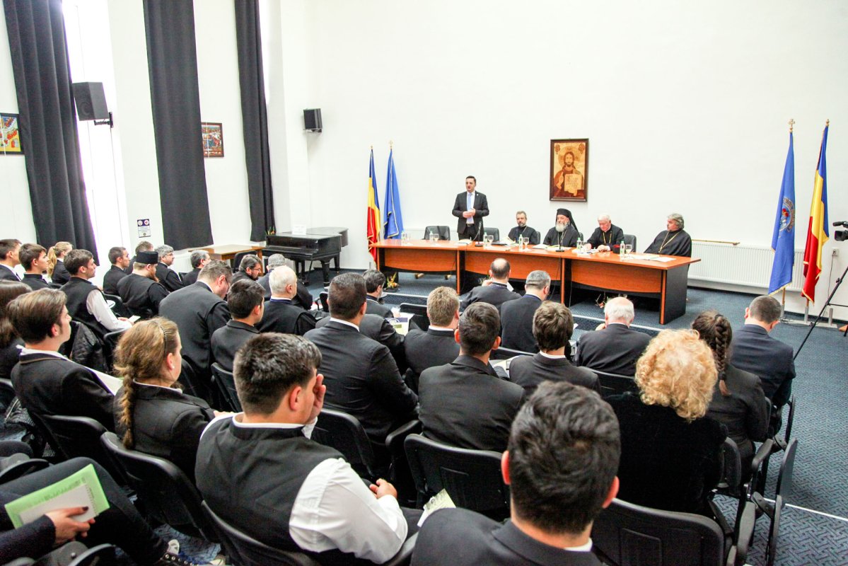 Simpozion naţional despre tiparul bisericesc 60333