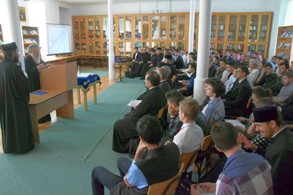 „Un model de educaţie integral presupune un raport de cooperare între Familie, Şcoală şi Biserică“ 60269