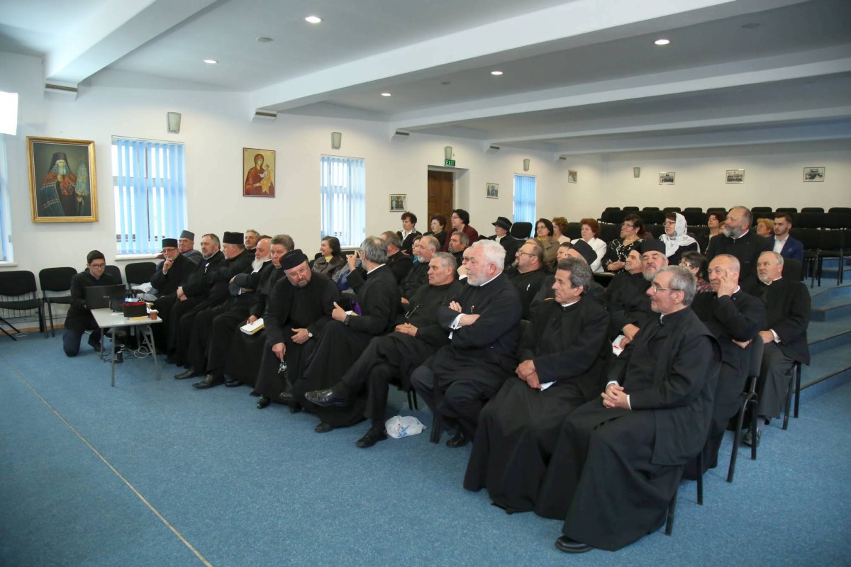 Clipe de înaltă emoţie la ceas aniversar, la Seminarul Teologic de la Mănăstirea Neamţ 60196