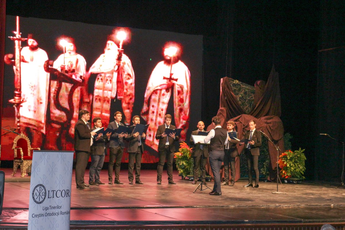 Copiii şi tinerii, mărturisitori ai bucuriei Învierii lui Hristos 60241