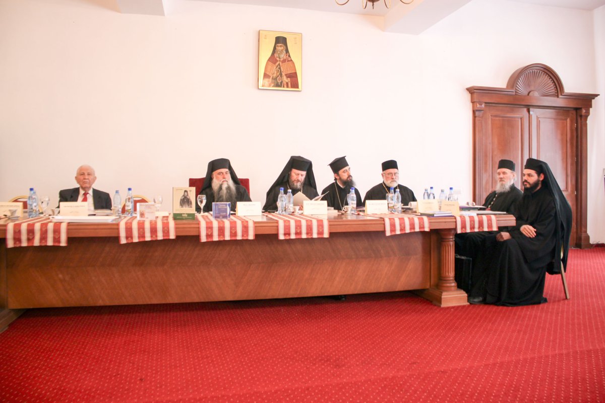 Simpozion național la Râmnicu-Vâlcea 60256