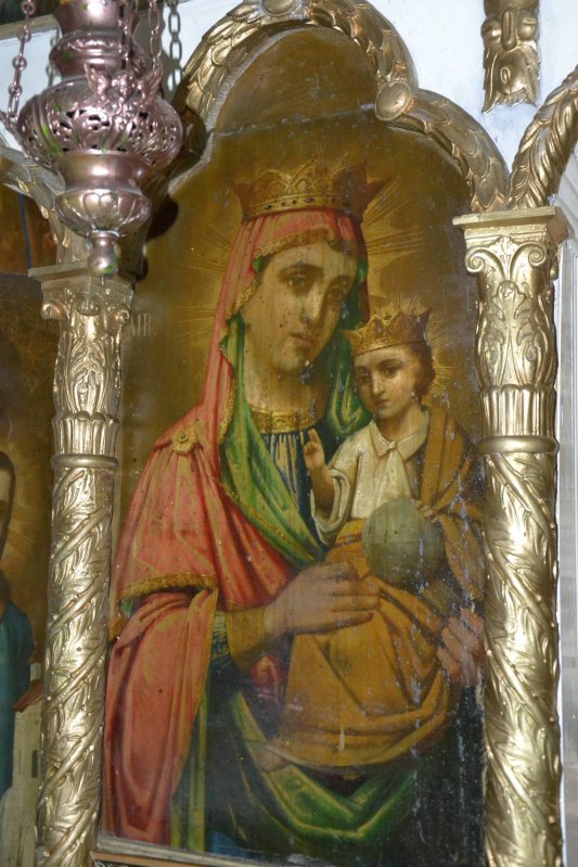 Bisericuța Avereștilor, un veritabil muzeu de artă 60182